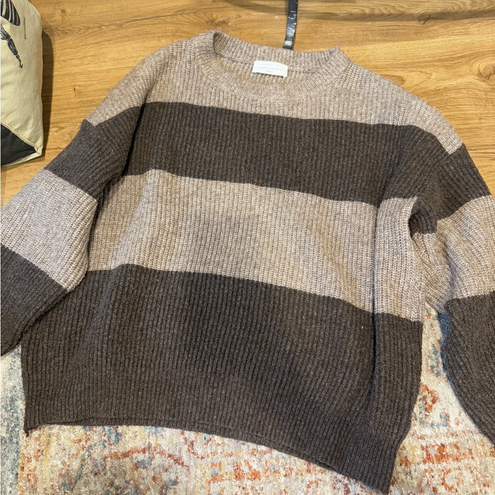 American threads size medium sweater